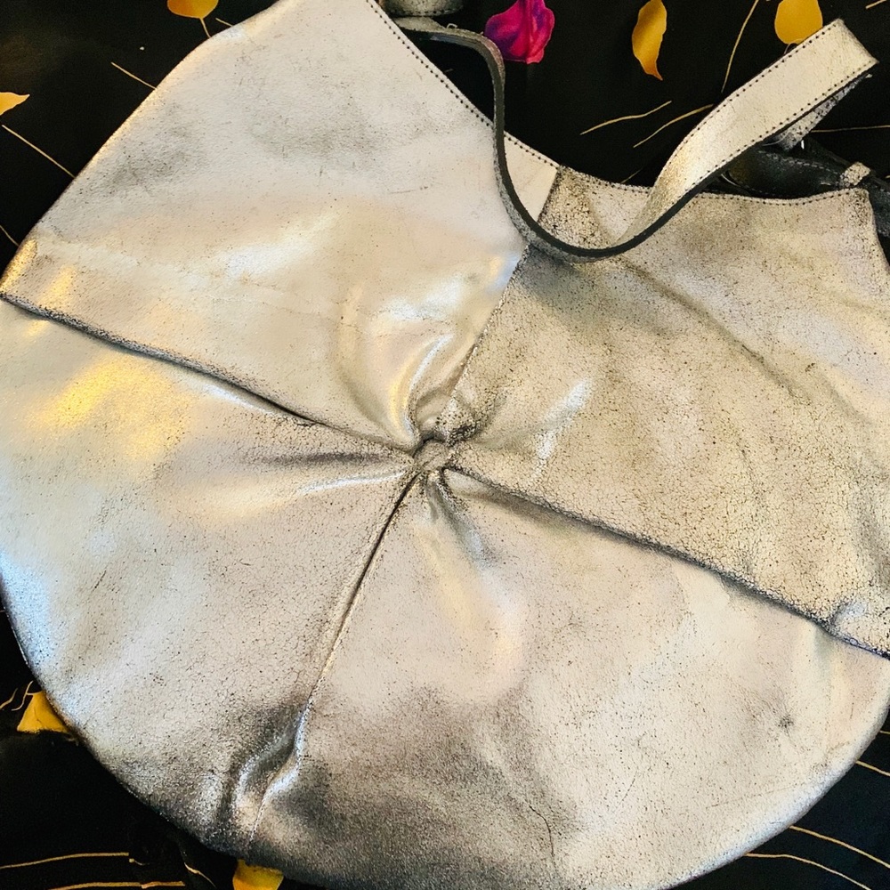 KATE LAUNDRY SILVER METALLIC BAG !